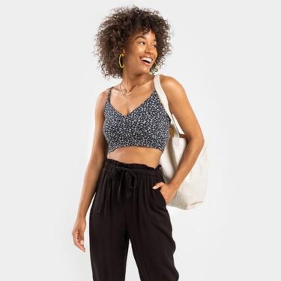 Francesca's | NWT Lue Ditsy Floral Crop Top 💠 - Picture 8 of 9